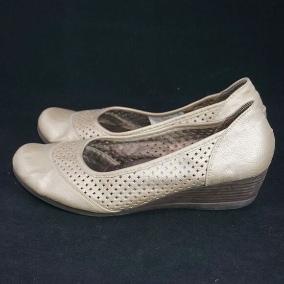 Santorini Gold Ballet Style Wedges, Size 38 - Picture 6 of 10